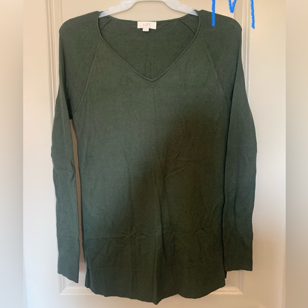 Women’s Loft Sweater, size Medium